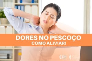 Mulher com as duas mãos no pescoço, sinalizando dor