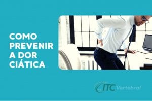Homem com a mão na região das costas sinalizando dor